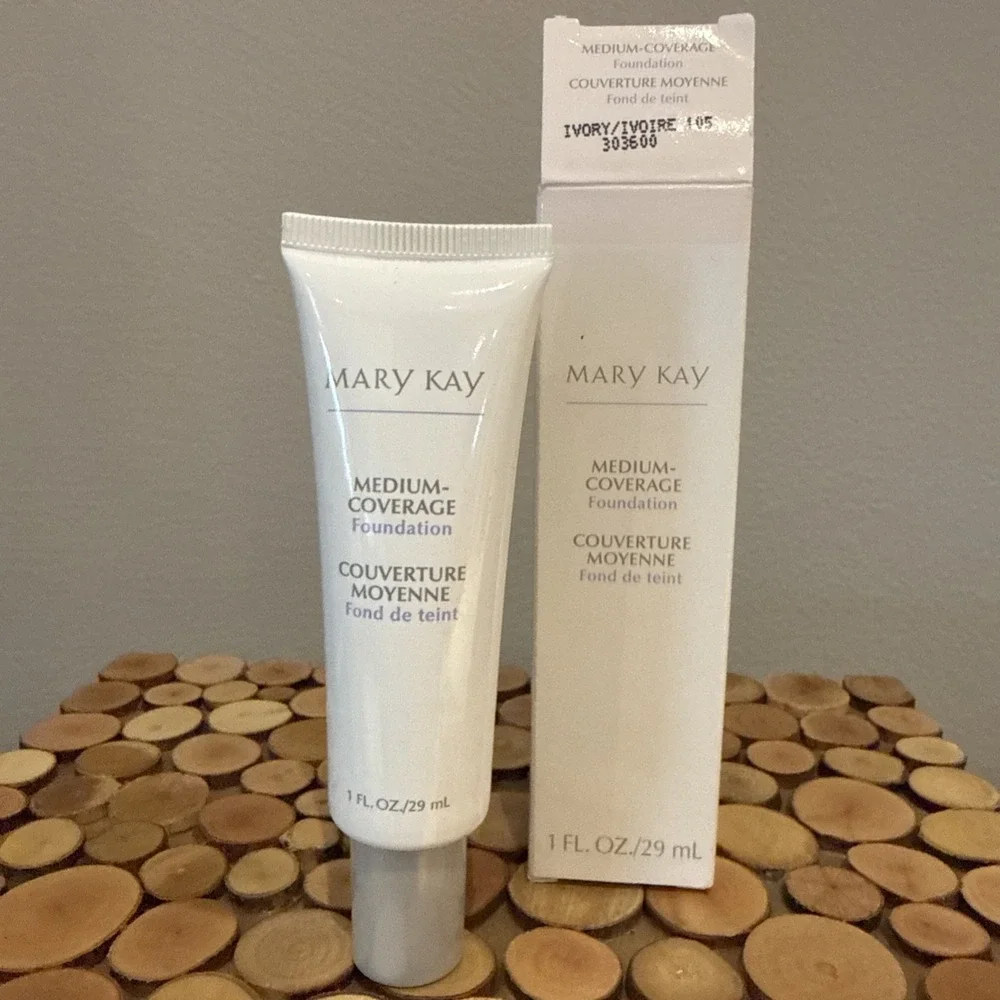 MARY KAY Medium-Coverage Foundation Ivory 105 Liquid 1 fl oz. 303600 Retired NIB